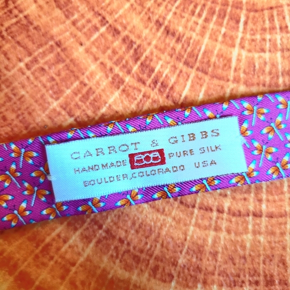 Carrot & Gibbs Pure Silk Dandy Pink Bowtie w Dragonfly Print Handmade in USA - Picture 2 of 3